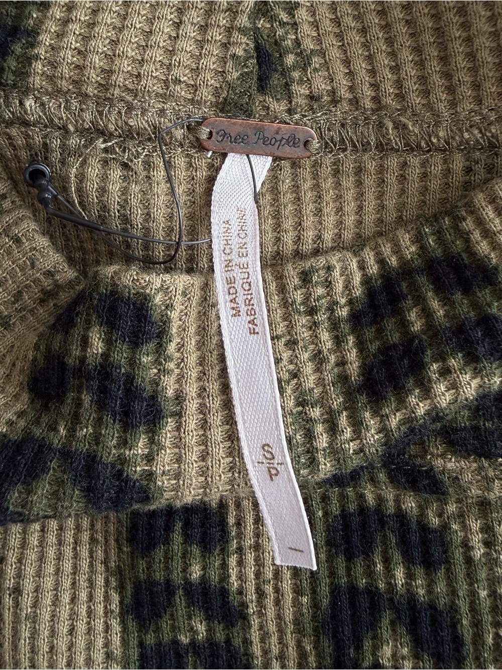Free People 100% Cotton Wonderful Swit Olive Green Crochet Woven Cuff Thermal S - Picture 3 of 9